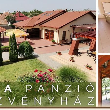 לינה וארוחת בוקר Balmazújváros Kamilla Panzio Es Rendezvenyhaz מראה חיצוני תמונה